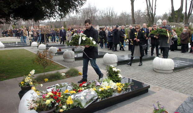 Пошта убијеном премијеру